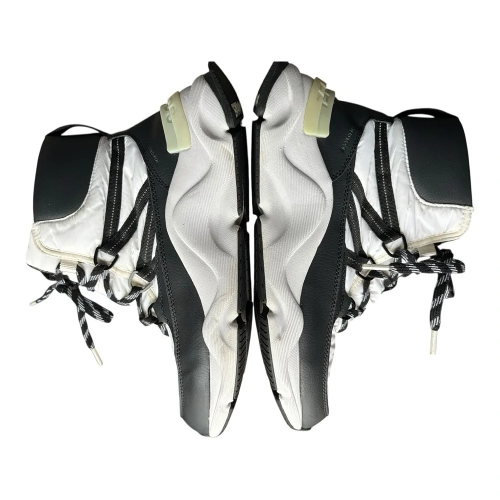 SOREL KINETIC RNEGD SPORT Waterproof Outdoor Boot Black White size 10.